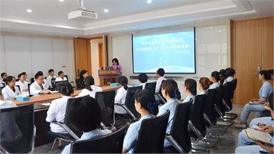 湘雅名醫(yī)張怡教授來我院授課
