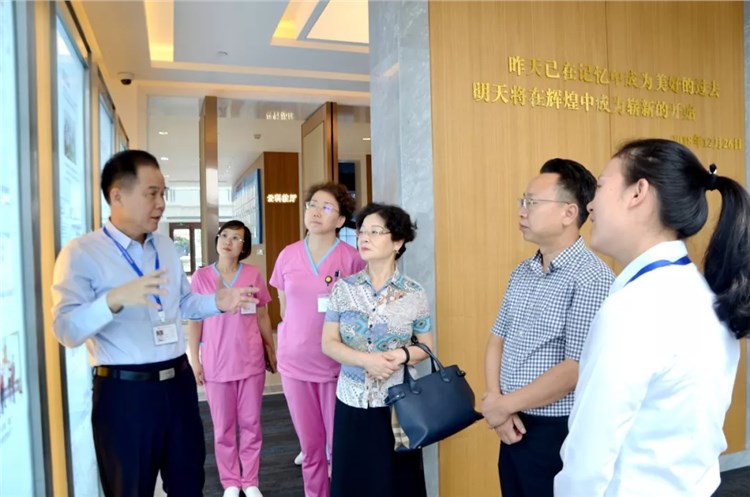 長沙市應(yīng)急管理局局長胡春山蒞臨我院指導(dǎo)工作