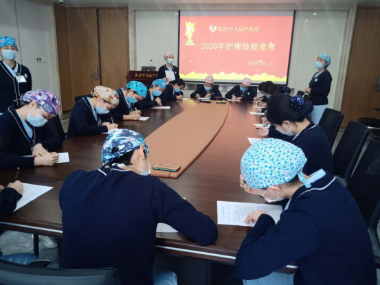 長沙寧兒婦產(chǎn)醫(yī)院歡慶護(hù)士節(jié) 操作大比武